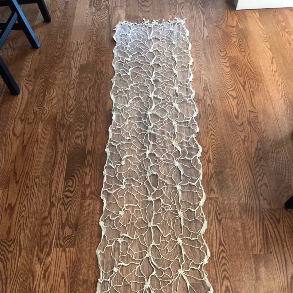 Lace scarf beige